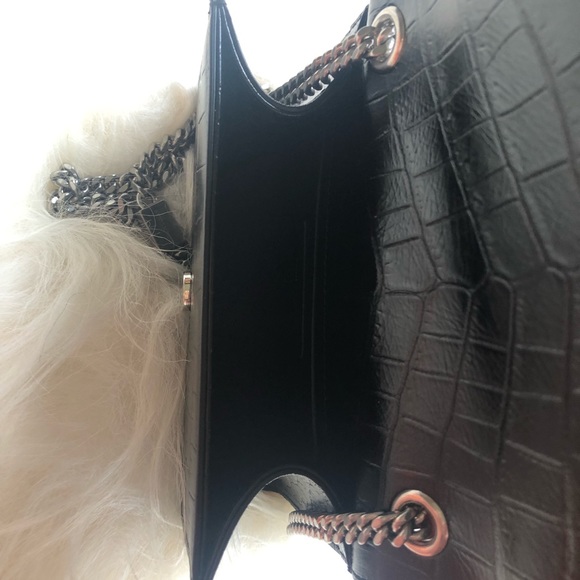 Saint Laurent croc embossed small Kate tassel bag. - Picture 6 of 8